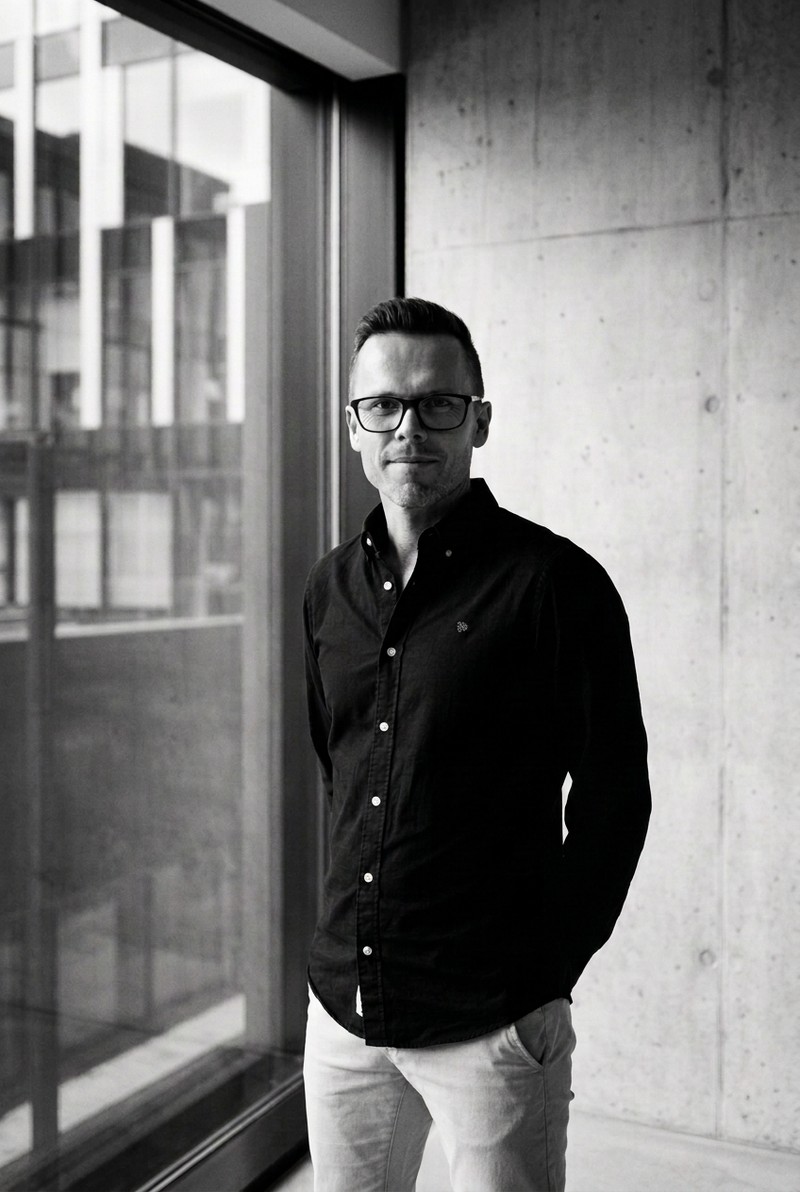 Porträt Hochformat – Sasha Justmann